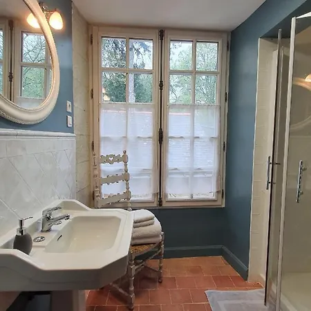 Manoir Du Bellay 蒙特勒伊贝莱