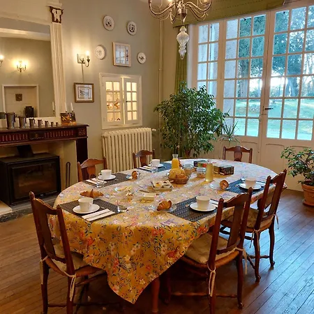 Manoir Du Bellay Отель типа 